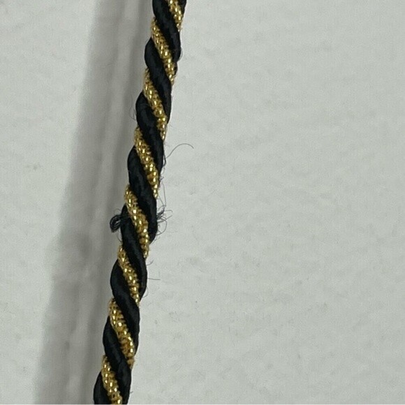 Vintage velvet embroidered bag with faux pearls - Picture 13 of 16